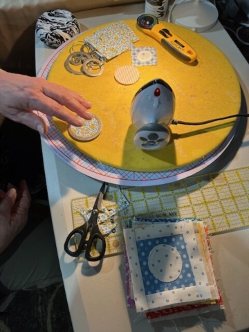 Val Schlake doing demo to make perfect circles